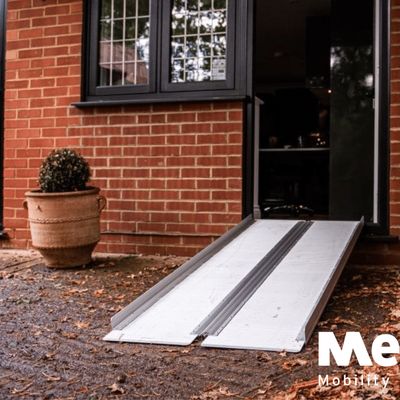 Portable aluminium ramp